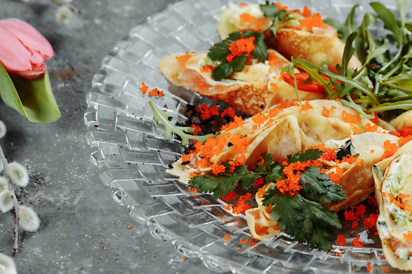 포토 JPG 해외이미지 전통 접시 음식 조각 백그라운드 잎 오렌지 디저트 건강 어류 요리 사람없음 빨간색 식당 식사 저녁식사 샐러드 튀김 덮개 흰색 신선 뜨거움 고급 맛 아침식사 허브 해산물 준비 롤 연어 버터 팬케이크 점심식사 러시아인 얇은 캐비아 핸드메이드 맛있는 해외포토 서양인 식물 식기 컬러 컨셉 과일 식재료 케이크 상점 수중동물 뚜껑 파일형식 이미지허브