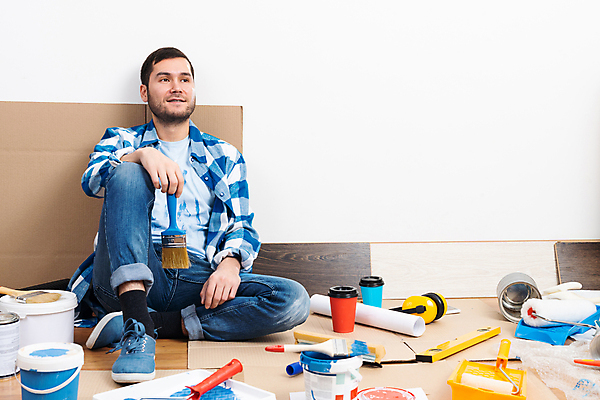 포토 JPG 해외이미지 전신 남자 한명 들기 앉기 성인 앞모습 인테리어 올려보기 공구 종이상자 페인트통 페인트붓 페인팅도구 페인트롤러 셀프 리모델링 성인남자한명만 셀프인테리어 해외포토 1 디자인 뷰포인트 모션 통 사람 상자 페인트 도구 붓 남자한명만 성인남자만 파일형식 이미지허브