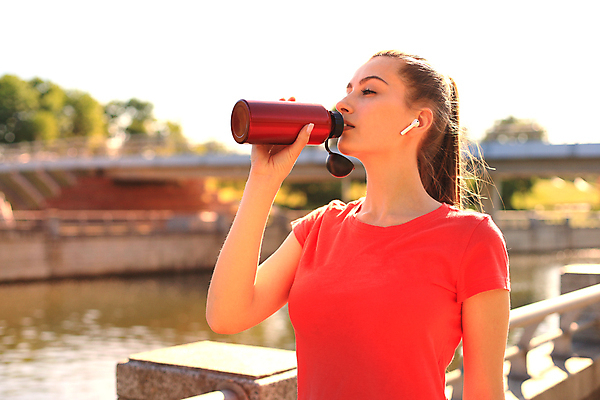 포토 JPG 해외이미지 백인 라이프스타일 여자 음료 스포츠 신체 운동선수 건강 피곤 한명 사람 성인 야외 물 운동복 달리기 조깅 운동 뷰티 에너지 액체 갈증 날씬함 연습 상쾌 격파 단절 달리기선수 돌봄 해외포토 자연요소 서양인 1 옷 감정 컨셉 모션 생활 몸매 육상선수 파일형식 이미지허브