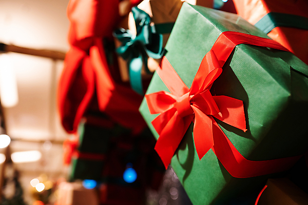 포토 JPG 해외이미지 직업 디자인 계절 리본 종이 백그라운드 컨셉 크리스마스 겨울 포장 휴가 새로움 선물 사람없음 장식 빨간색 빛 쇼핑 상자 유행 축제 놀람 수확 축하 눈송이 생일 클래식 고급 은색 12월 연도 활 복고 패키지 오리지널 스타일 많음 해외포토 기념일 감정 컬러 농업 눈_날씨 표정 날짜 파일형식 이미지허브