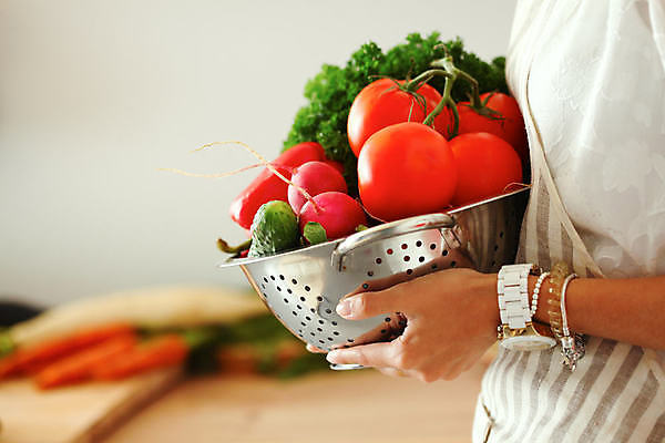 포토 JPG 해외이미지 라이프스타일 여자 행복 여유 얼굴 음식 포즈 채소 오렌지 고추 주택 표정 건강 요리 서기 사람 동양인 성인 사람없음 뷰티 귀여움 주방 기쁨 표현 신선 아내 최고 우아함 아침식사 흰배경 주부 점심식사 카피스페이스 해외포토 감정 백그라운드 컨셉 과일 모션 인종 건물 생활 신체부위 식사 공백 흰색 파일형식 이미지허브