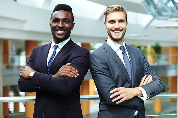 포토 JPG 해외이미지 백인 응시 남자 회사 비즈니스 CEO 사업가 창문 상상 성공 미래 노동자 아이디어 함께함 사람 두명 사무실 검은색 꿈 도전 업무 비즈니스맨 계획 종업원 동료 경영자 리더 비전 주인 다민족 경영 다국적 해외포토 서양인 직업 시선 컬러 컨셉 관계 작업 직장인 파일형식 이미지허브