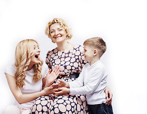 포토 JPG 해외이미지 백인 라이프스타일 여자 남자 딸 행복 아들 할머니 어린이 백그라운드 가족 엄마 주택 함께함 미소 사람 앉기 소년 성인 세명 금발 흰색 아기 언니 고립 남동생 옛날 진짜 해외포토 서양인 헤어스타일 노년 감정 컬러 컨셉 관계 모션 표정 건물 생활 자매 동생 파일형식 이미지허브