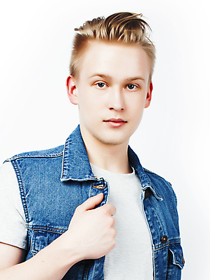 포토 JPG 해외이미지 백인 모델 1 학생 라이프스타일 손 응시 남자 행복 감정 얼굴 포즈 백그라운드 생각 한명 서기 사람 소년 성인 10대 머리 유행 흰색 표현 시원함 고립 진짜 혼란 힙스터 해외포토 서양인 시선 패션 어린이 컬러 컨셉 모션 청소년 생활 신체부위 파일형식 이미지허브