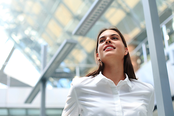 포토 JPG 해외이미지 백인 직업 1 응시 여자 행복 얼굴 비즈니스 CEO 교실 한명 서기 미소 웃음 사람 가로 사무실 갈색 카메라 우주 교사 방 흰색 작업 도움 비즈니스우먼 만족 경영자 진짜 유일 표현성 해외포토 서양인 시선 교육 감정 컬러 컨셉 학교 모션 표정 신체부위 전자제품 직장인 리더 파일형식 이미지허브