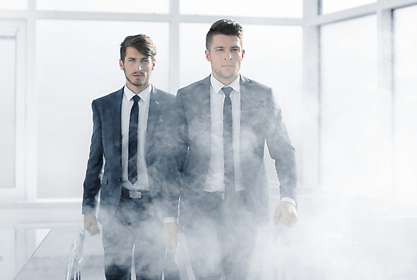 포토 JPG 해외이미지 직업 손 남자 컨셉 비즈니스 사업가 통신 성공 협력 노동자 악수 관리 사람 성인 두명 사무실 믿음 거래 인사 비즈니스맨 뜨거움 구출 위험 사건 동료 계약 흔들림 공포 떨림 경영 동의 헬프 콜라보레이션 해외포토 감정 관계 모션 손짓 신체부위 예절 도움 직장인 파일형식 이미지허브