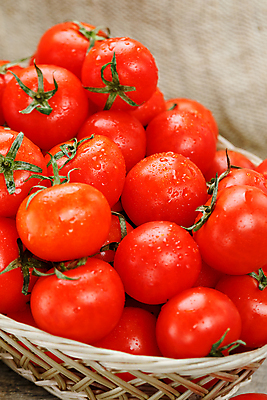 포토 JPG 해외이미지 토마토 방울토마토 실내 사람없음 쌓기 바구니 물방울 가득함 담기 해외포토 채소 모션 내부 파일형식 이미지허브