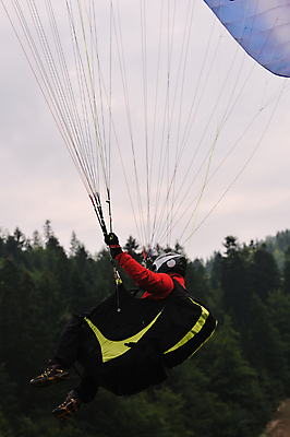 포토 JPG 해외이미지 주간 남자 하늘 한명 사람 성인 야외 비행 낙하산 패러글라이딩 글라이더 성인남자한명만 해외포토 자연요소 1 스포츠 남자한명만 성인남자만 파일형식 이미지허브