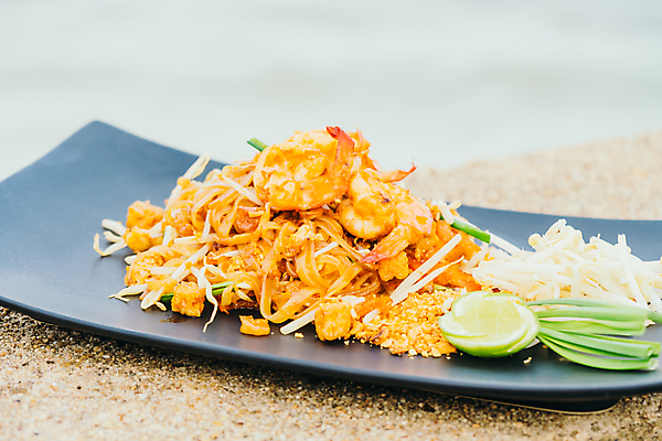 포토 JPG 해외이미지 접시 음식 채소 젓가락 태국 밥 새우 콩 요리 동양인 사람없음 초록색 식당 계란 저녁식사 치킨 중국 튀김 면 국수 패드 해외포토 식기 아시아 컬러 곡류 수저 갑각류 인종 상점 알 식사 면류 닭고기요리 파일형식 이미지허브