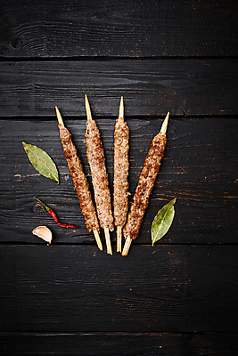 포토 JPG 해외이미지 실내 사람없음 양고기 양고기구이 월계수 양꼬치 나무배경 해외포토 음식 백그라운드 육류 내부 구이 파일형식 이미지허브