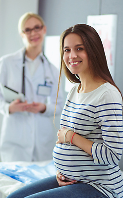 포토 JPG 해외이미지 백인 라이프스타일 여자 행복 엄마 실내 건강 병원 미소 사람 동양인 두명 약 임신 장비 시험 환자 의사 맥박 예측 토론 상담 약속 긍정 태아 돌봄 헬프 복부 해외포토 서양인 교육 감정 컨셉 의학 가족 모션 표정 인종 내부 생활 신체부위 의료진 도움 파일형식 이미지허브