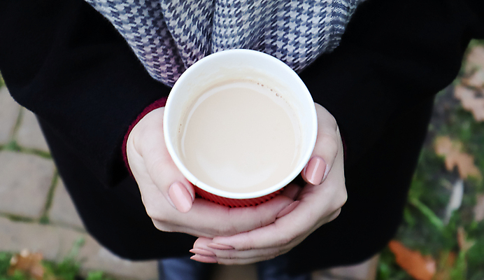 포토 JPG 해외이미지 라이프스타일 손 디자인 공원 여자 종이 커피 음료 백그라운드 비즈니스 자연 아침 거리 한명 사람 야외 컵 초록색 카페 머그컵 흰색 잡기 뜨거움 액체 떨어짐 아침식사 숲 커피잔 일회용 컨테이너 플라스틱 오브젝트 아로마 테이크아웃 카푸치노 에스프레소 판지 라떼 아라비카 카페인 목업 해외포토 주간 1 식기 공공시설 산업 컬러 컨셉 모션 재질 잔 생활 신체부위 상점 식사 생태계 파일형식 이미지허브