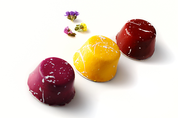 포토 JPG 해외이미지 전통 음식 백그라운드 크리스마스 과일 휴가 디저트 요리 사람없음 장식 빨간색 컬러풀 노란색 과자 케이크 식사 어둠 빵집 껍질 흰색 신선 원형 닫기 달콤 맛 아침식사 작음 설탕 굽기 먹기 레몬 제비꽃 크림 레시피 스펀지 프랑스어 고립 타르트 페스츄리 핸드메이드 캐러멜 맛있는 해외포토 도형 문자 기념일 꽃 빵 컬러 컨셉 모션 상점 크기 구이 파이_빵 파일형식 이미지허브