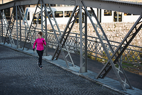포토 JPG 해외이미지 전신 라이프스타일 여자 아침 건강 한명 성인 야외 앞모습 운동복 달리기 조깅 유산소운동 러닝 성인여자한명만 해외포토 주간 1 옷 뷰포인트 모션 사람 생활 운동 여자한명만 성인여자만 파일형식 이미지허브