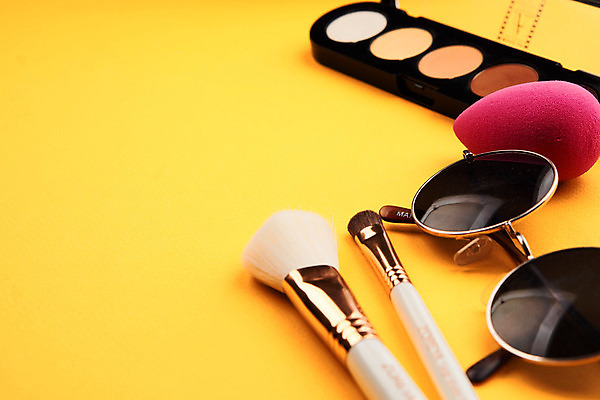 포토 JPG 해외이미지 사람없음 세트 선글라스 뷰티 화장품 오브젝트 퍼프 아이섀도 메이크업브러쉬 해외포토 안경 붓 파일형식 이미지허브