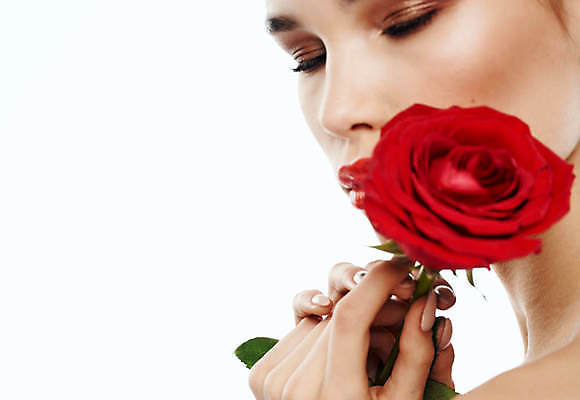 포토 JPG 해외이미지 백인 여자 포즈 한명 들기 상반신 성인 뒷모습 화장 뷰티 장미 눈감음 성인여자한명만 해외포토 서양인 1 꽃 뷰포인트 모션 사람 여자한명만 성인여자만 파일형식 이미지허브