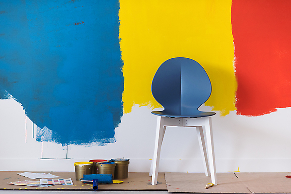 포토 JPG 해외이미지 의자 실내 미술 사람없음 페인트통 페인트롤러 해외포토 가구 문화예술 통 내부 페인트 파일형식 이미지허브