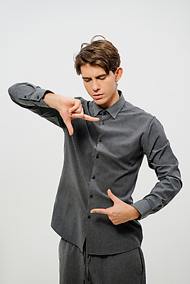 포토 JPG 해외이미지 백인 모델 1 라이프스타일 손 응시 남자 행복 무기 얼굴 백그라운드 성공 한명 서기 미소 사람 성인 유행 흰색 축하 표현 잡기 자신감 흥분 상업 긍정 고립 승자 카피스페이스 해외포토 서양인 시선 감정 컬러 컨셉 모션 표정 생활 신체부위 공백 파일형식 이미지허브