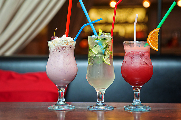 포토 JPG 해외이미지 빨대 사람없음 다양 냉음료 모히토 스무디 휘핑크림 해외포토 음료 다수 칵테일 크림 휘핑 파일형식 이미지허브