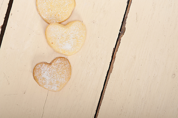 포토 JPG 해외이미지 디저트 사람없음 쿠키 하트 일렬 베이지색 해외포토 모양 음식 컬러 파일형식 이미지허브