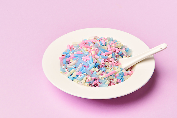 포토 JPG 스튜디오촬영 접시 실내 빨대 사람없음 자연보호 숟가락 그린캠페인 환경오염 오염 쓰레기 오브젝트 친환경 담기 에코라이프 세계환경의날 분홍색배경 국내포토 라이프스타일 식기 캠페인 분홍색 백그라운드 컨셉 모션 자연 수저 내부 환경 보호 에코 파일형식 법정기념일