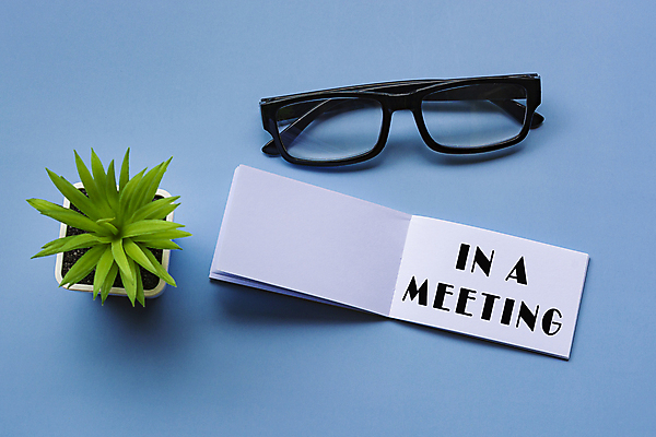 포토 JPG 해외이미지 템플릿 라이프스타일 디자인 종이 안경 백그라운드 컨셉 비즈니스 텍스트 통신 성공 회의 이벤트 사람없음 사무실 펜 우주 쪽지 방 도전 업무 메시지 토론 계산대 심볼 책상 사인 파란배경 긍정 페이지 골 마케팅 조언 플랫레이 카피스페이스 해외포토 잡화 가구 생활 파란색 필기구 공백 작업 플랫 파일형식 이미지허브