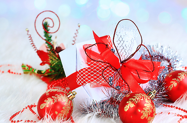 포토 JPG 해외이미지 디자인 계절 리본 종이 백그라운드 크리스마스 겨울 포장 목걸이 공 휴가 새로움 선물 사람없음 장식 빨간색 초록색 빛 상자 축제 놀람 장식볼 덮개 흰색 나뭇가지 축하 생일 황금 컨테이너 연도 오브젝트 활 정사각형 패키지 침엽수 전나무 고립 여의주 포장소품 해외포토 도형 나무 기념일 감정 산업 컬러 컨셉 장신구 표정 뚜껑 포장재료 파일형식 이미지허브