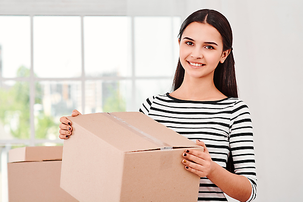 포토 JPG 해외이미지 직업 인터넷 비즈니스 포장 사업가 주택 선물 한명 쇼핑 컴퓨터 상자 사무실 판매 상점 작업 시장 배달원 상품 상인 고객 상업 온라인쇼핑 패키지 수납 질서 소매 온라인 주인 짐싸기 판지 마케팅 매각 프리랜서 중소기업 해외포토 1 회사 사람 건물 전자제품 예절 파일형식 이미지허브