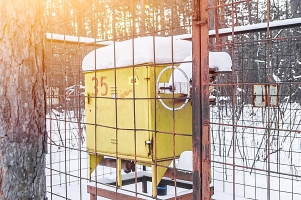 포토 JPG 해외이미지 산업 선 이동 겨울 통신 가정 교통시설 사람없음 울타리 상자 노란색 기계 장비 에너지 도시 역 소프트포커스 연결 위험 철 캐비닛 메인 기중기 수도꼭지 연료 가스 튜브 펌프 내추럴 보유 분배 압력 제어 주목 파이프라인 공급 해외포토 계절 컬러 교통 컨셉 촬영기법 담장 중장비 사물함 시설 파이프_관 파일형식 이미지허브