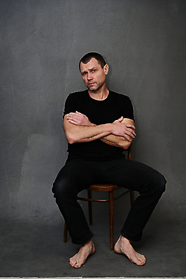 포토 JPG 해외이미지 백인 라이프스타일 손 남자 감정 안경 얼굴 백그라운드 컨셉 생각 의자 비즈니스 노동자 피곤 한명 사람 앉기 분노 짜증 흰색 표현 업무 비즈니스맨 찡그림 종업원 가득함 경영자 문제 길이 불쾌함 불만 나쁜 고립 배려 부정적 심각 해외포토 서양인 직업 1 잡화 컬러 가구 모션 표정 생활 신체부위 작업 직장인 리더 파일형식 이미지허브