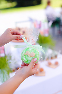 포토 JPG 해외이미지 행복 어린이 음식 백그라운드 탁자 휴가 미래 디저트 아이디어 선물 이벤트 소년 사람없음 장식 파란색 부모 파티 케이크 축제 임신 빵집 축하 아기 대접 인사 생일 달콤 맛 컵케이크 굽기 먹기 크림 오브젝트 샤워실 핸드메이드 스타일 프로스팅 맛있는 해외포토 기념일 남자 감정 컬러 가구 컨셉 가족 모션 사람 상점 예절 구이 제빵 샤워시설 파일형식 이미지허브