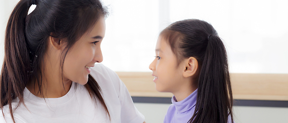 포토 JPG 해외이미지 백인 라이프스타일 배너 응시 여자 딸 행복 감정 아시아 얼굴 어린이 2 장난 통신 가족 관계 엄마 함께함 실내 사랑 미소 사람 동양인 성인 두명 마주보기 유치원 방 자녀 표현 결합 긍정 세대 돌봄 해외포토 서양인 시선 교육 나라 컨셉 모션 표정 인종 내부 생활 신체부위 파일형식 이미지허브