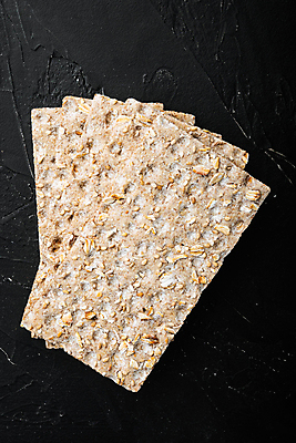 포토 JPG 해외이미지 검은배경 실내 사람없음 크래커 호밀크래커 해외포토 백그라운드 내부 쿠키 검은색 파일형식 이미지허브