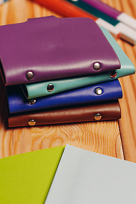 포토 JPG 해외이미지 비즈니스 사람없음 펜 쌓기 사무용품 메모지 지갑 오브젝트 해외포토 모션 문구용품 필기구 파일형식 이미지허브