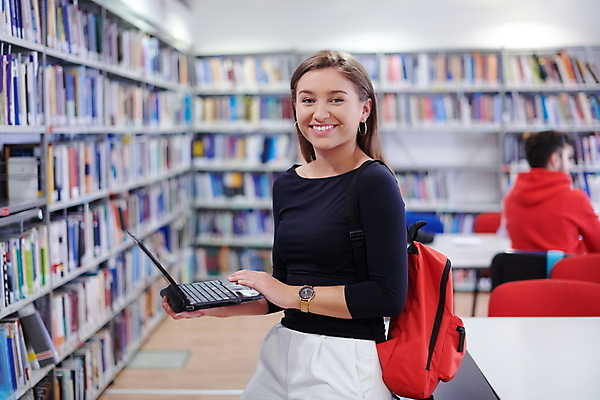 포토 JPG 해외이미지 응시 여자 학교 청소년 책장 한명 들기 상반신 책 노트북 도서관 십대여자한명만 해외포토 1 시선 교육 가구 모션 사람 전자제품 여자한명만 십대여자만 파일형식 이미지허브