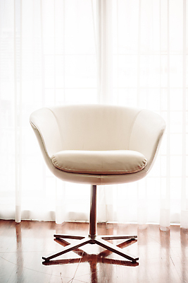 포토 JPG 해외이미지 라이프스타일 디자인 가구 쿠션 베개 휴식 아파트 주택 사람없음 내부 장식 소파 방 흰색 클래식 고급 우아함 리빙 스타일 안락 해외포토 컬러 생활용품 컨셉 의자 침구 건물 생활 파일형식 이미지허브