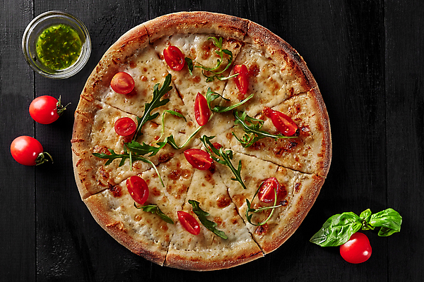 포토 JPG 해외이미지 방울토마토 검은배경 피자 서양음식 실내 사람없음 치즈피자 해외포토 음식 백그라운드 토마토 패스트푸드 내부 검은색 파일형식 이미지허브