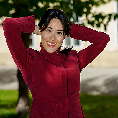 포토 JPG 해외이미지 행복 한명 야외 유행 맑음 검은색 중국 도시 미녀 화창 해외포토 1 감정 아시아 컬러 날씨 사람 미인 파일형식 이미지허브