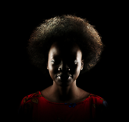 포토 JPG 해외이미지 라이프스타일 헤어스타일 여자 실루엣 얼굴 건강 그림자 한명 미소 사람 인종 20대 뷰티 검은색 스파 어둠 화려 매끈함 피부 입술 피부관리 웨이브 쿠바 내추럴 고립 돌봄 완벽 진짜 브라질사람 해외포토 1 컬러 컨셉 모션 촬영기법 표정 청년 생활 신체부위 감각 중앙아메리카 파일형식 이미지허브