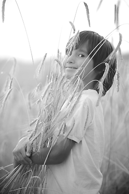 포토 JPG 해외이미지 백인 라이프스타일 계절 행복 어린이 백그라운드 밭 포옹 자연 벽지 놀이 하늘 휴식 씨앗 한명 사람 소년 야외 초록색 농작물 컬러풀 태양 노란색 일몰 기쁨 자유 수확 클래식 보호 낟알 밀 에코 복고 생태학 파종 카피스페이스 해외포토 자연요소 서양인 식물 1 교육 남자 감정 컬러 컨셉 농업 안기 곡류 생활 노을 환경 농사 공백 생태계 파일형식 이미지허브