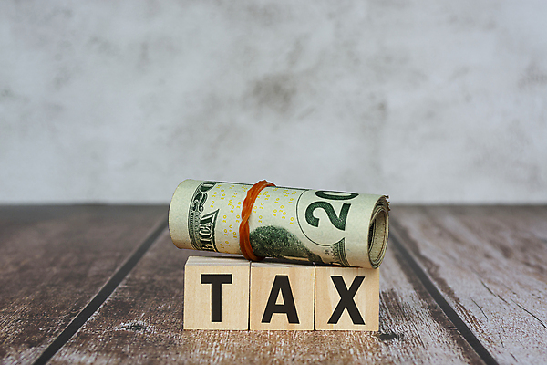 포토 JPG 해외이미지 손 계절 컨셉 지폐 돈 비즈니스 설계 사람없음 금융 경제 달러 웹 미국 시간 업무 4월 서비스 사인 법 규칙 이익 회계 월급 계좌 고립 규정 마감 세금 수입 정부 회계사 과세 카피스페이스 비용 해외포토 직업 북아메리카 인터넷 신체부위 공백 작업 날짜 재산 파일형식 이미지허브