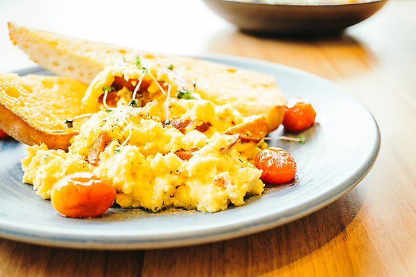 포토 JPG 해외이미지 전통 접시 음식 빵 백그라운드 탁자 아침 건강 요리 사람없음 계란 식사 튀김 흰색 신선 아침식사 토스트 베이컨 점심식사 스크램블 맛있는 해외포토 주간 식기 컬러 가구 돼지고기 알 계란요리 파일형식 이미지허브