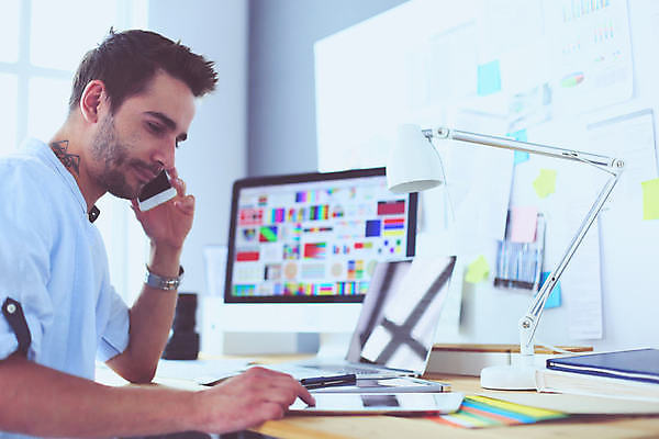 포토 JPG 해외이미지 직업 디자인 응시 남자 안경 백그라운드 인터넷 비즈니스 한명 사람 앉기 내부 그래픽 노트북 스마트폰 컴퓨터 사무실 유행 카메라 비즈니스맨 비즈니스우먼 기자 신문 잡지 작음 사진사 스마트 그림 경영자 부름 온라인 주인 이슈 표제 해외포토 1 시선 잡화 여자 컨셉 모션 간행물 전자제품 핸드폰 스마트기기 직장인 뉴스 크기 작가 리더 파일형식 이미지허브