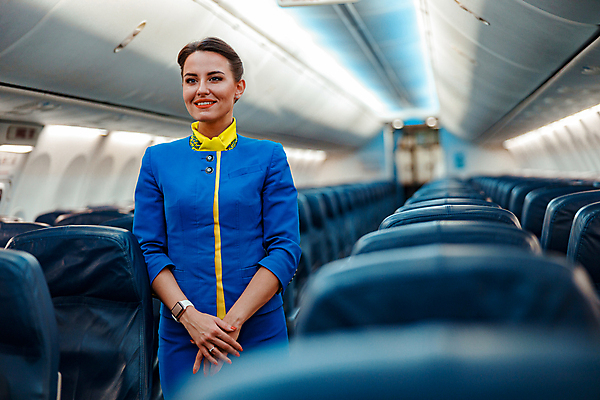 포토 JPG 해외이미지 여자 여행 유니폼 의자 비행기 한명 서기 미소 상반신 성인 앞모습 아웃포커스 승무원 항공 비행기내부 해외포토 직업 1 옷 뷰포인트 가구 항공교통 모션 대중교통 촬영기법 표정 사람 내부 파일형식 이미지허브