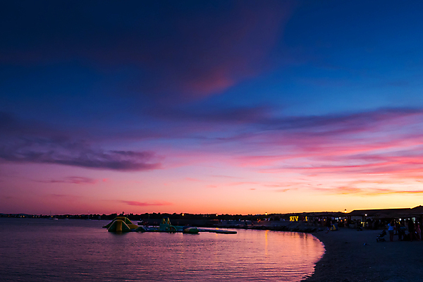 포토 JPG 해외이미지 모래 바다 섬 여행 백그라운드 컨셉 하늘 날씨 휴가 휴식 사람없음 물 파란색 컬러풀 햇빛 태양 반사 평화 보라색 침묵 황혼 일몰 야간 저녁 지중해 장면 크로아티아 완벽 수평선 카피스페이스 해외포토 자연요소 유럽 컬러 노을 소리 공백 파일형식 이미지허브