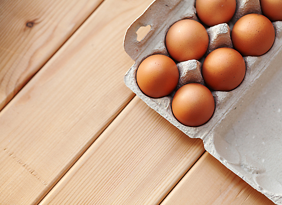 포토 JPG 해외이미지 실내 사람없음 계란 계란판 나무배경 해외포토 백그라운드 내부 알 파일형식 이미지허브