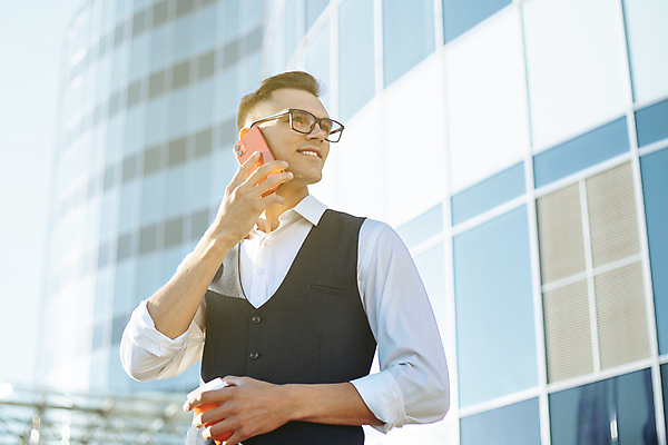 포토 JPG 해외이미지 직업 라이프스타일 응시 남자 안경 음료 인터넷 비즈니스 통신 창문 유리 모바일 거리 세포 대화 한명 서기 사람 야외 건물 스마트폰 핸드폰 고층빌딩 잡기 도시 조끼 비즈니스맨 센터 우아함 도심 연결 종업원 사이버 컨설턴트 경영자 테이크아웃 부름 타운 경영 혼자 카피스페이스 해외포토 1 건축물 시선 잡화 컨셉 모션 재질 말하기 빌딩 생활 전자제품 스마트기기 공백 외투 직장인 전문직 상담 리더 파일형식 이미지허브