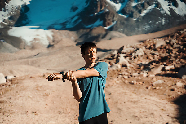 포토 JPG 해외이미지 라이프스타일 남자 길 얼굴 스포츠 여행 백그라운드 신체 모션 자연 휴가 산 건강 관리 한명 사람 소년 야외 달리기 조깅 운동 얼음 오솔길 연습 마라톤 팔 달리기선수 눈내림 해외포토 자연요소 1 어린이 눈_날씨 경기 생활 신체부위 육상스포츠 생태계 육상선수 파일형식 이미지허브