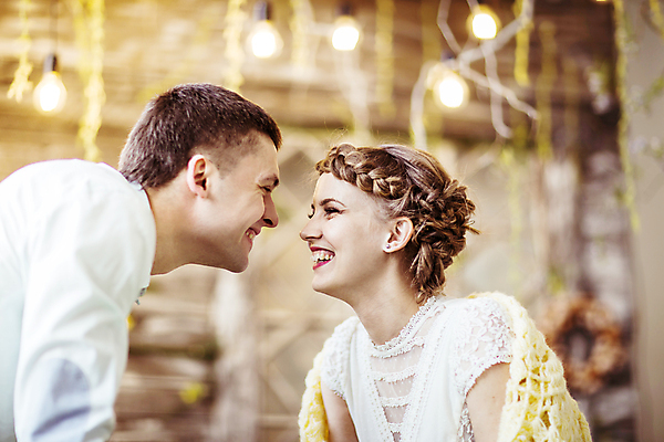 포토 JPG 해외이미지 백인 라이프스타일 커플 행복 결혼 2 거실 가족 관계 휴식 주택 함께함 사랑 사람 초원 성인 내부 두명 소파 유행 쌓기 믿음 정원 우정 방 신혼여행 일요일 리빙 돌봄 안락 해외포토 서양인 감정 컨셉 의자 모션 이벤트 건물 생활 친구 요일 파일형식 이미지허브