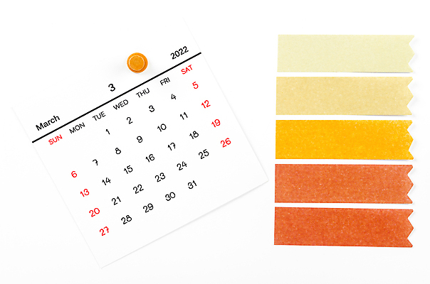 포토 JPG 해외이미지 종이 백그라운드 비즈니스 탁자 휴가 설계 이벤트 사람없음 목재 장식 컬러풀 사무실 숫자 갈색 우주 다이어리 사무용품 쪽지 공백 재활용 자유 달력 작업 책상 페이지 월 카피스페이스 해외포토 나무 문자 컬러 가구 컨셉 재료 문구용품 날짜 친환경 파일형식 이미지허브